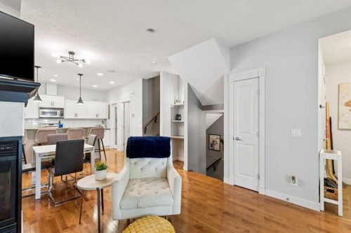 1-528 34 Street Nw, Calgary, AB - Indoor