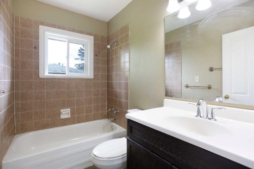 920 41 Street Se, Calgary, AB 