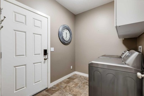 1 Mcclung Gate East, Carstairs, AB 