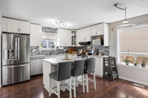 8 Cimarron Grove Rise, Okotoks, AB 