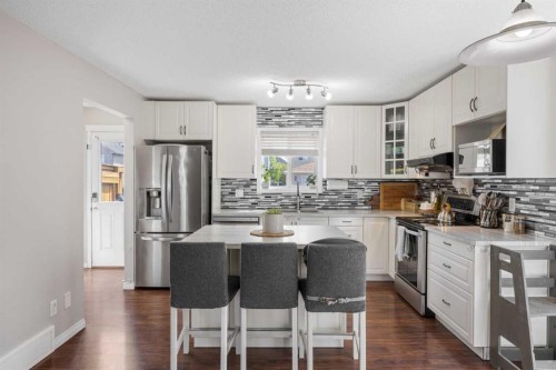8 Cimarron Grove Rise, Okotoks, AB 