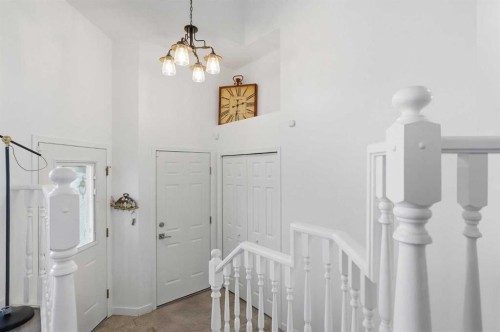 10 Shawbrooke Rise Sw, Calgary, AB - Indoor Photo Showing Other Room
