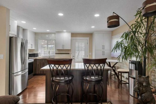 155 Midcrest Crescent Se, Calgary, AB - Indoor