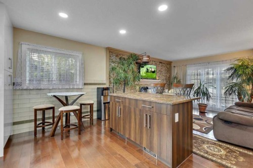 155 Midcrest Crescent Se, Calgary, AB - Indoor