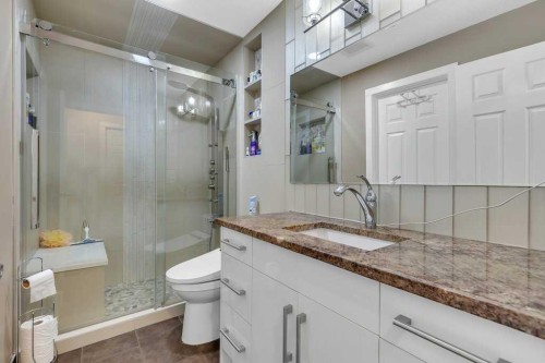155 Midcrest Crescent Se, Calgary, AB - Indoor Photo Showing Bathroom