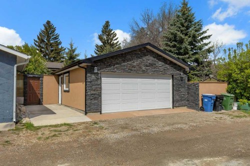 155 Midcrest Crescent Se, Calgary, AB - Outdoor With Exterior