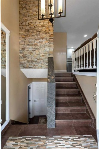 155 Midcrest Crescent Se, Calgary, AB - Indoor Photo Showing Other Room