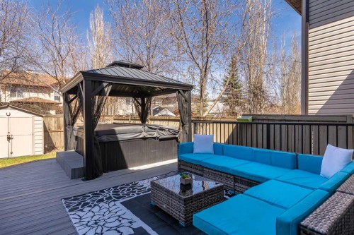 22 Brightondale Park Se, Calgary, AB 