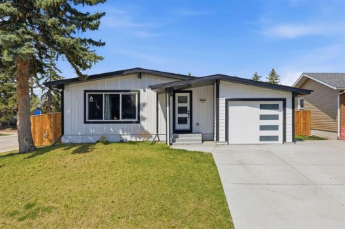 428 Queen Anne Way Se, Calgary, AB - Outdoor