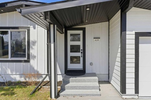 428 Queen Anne Way Se, Calgary, AB - Outdoor With Exterior
