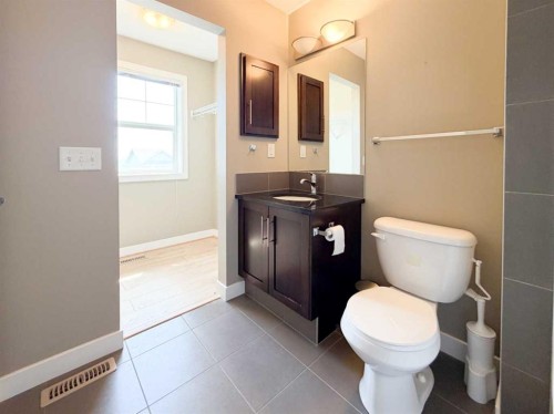 117 Panatella Hill Nw, Calgary, AB - Indoor Photo Showing Bathroom