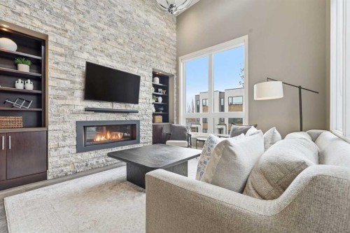 1684 37 Avenue Sw, Calgary, AB - Indoor Photo Showing Living Room With Fireplace