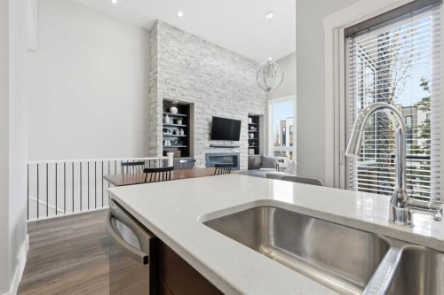 1684 37 Avenue Sw, Calgary, AB - Indoor Photo Showing Kitchen With Double Sink