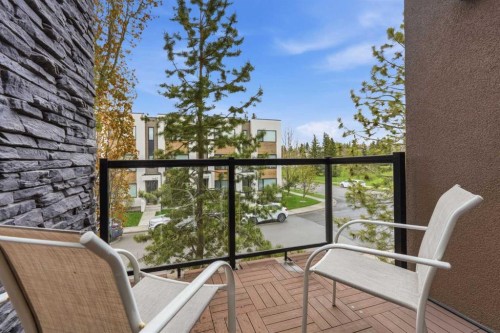 1684 37 Avenue Sw, Calgary, AB - Outdoor With Balcony