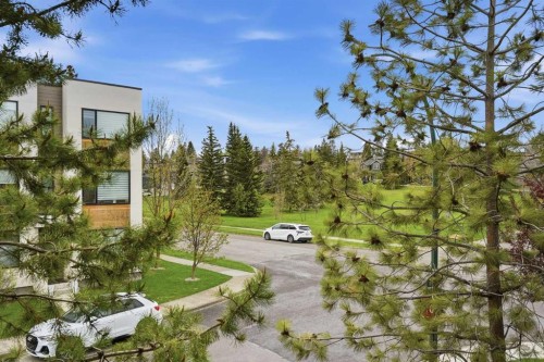 1684 37 Avenue Sw, Calgary, AB - Outdoor With View