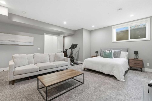 1684 37 Avenue Sw, Calgary, AB - Indoor