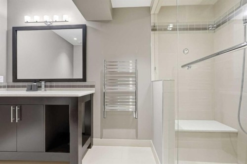 1684 37 Avenue Sw, Calgary, AB - Indoor Photo Showing Bathroom