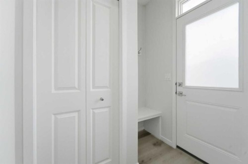 21 Corner Glen Row Ne, Calgary, AB 