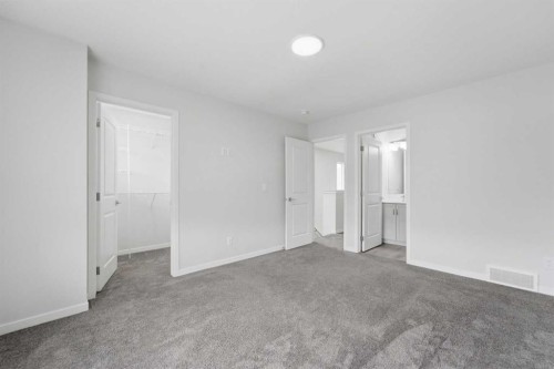 21 Corner Glen Row Ne, Calgary, AB 