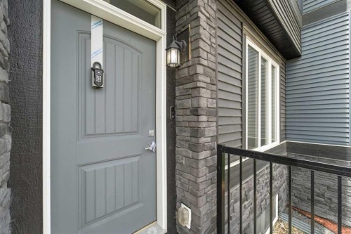 21 Corner Glen Row Ne, Calgary, AB 
