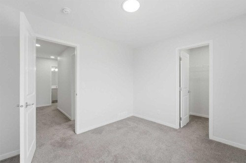 21 Corner Glen Row Ne, Calgary, AB 