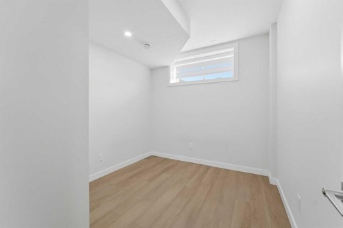 21 Corner Glen Row Ne, Calgary, AB 
