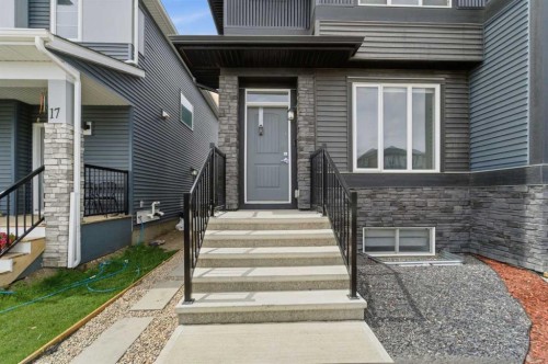 21 Corner Glen Row Ne, Calgary, AB 