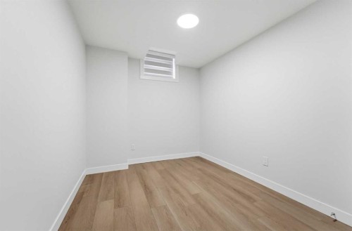 21 Corner Glen Row Ne, Calgary, AB 