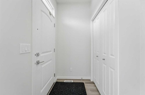 21 Corner Glen Row Ne, Calgary, AB 