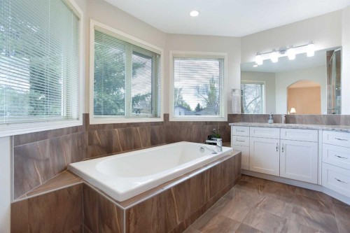 26 Sunhaven Link Se, Calgary, AB - Indoor Photo Showing Bathroom