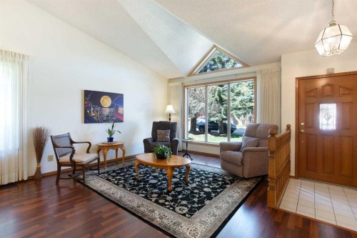 26 Sunhaven Link Se, Calgary, AB - Indoor Photo Showing Living Room