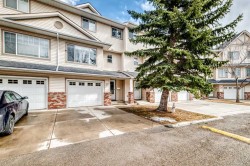 110 Country Hills Cove NW Calgary, AB T3K 5G7