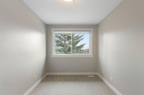 36-219 90 Avenue Se, Calgary, AB - Indoor Photo Showing Other Room