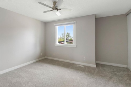 36-219 90 Avenue Se, Calgary, AB - Indoor Photo Showing Other Room
