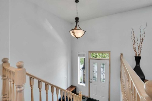 6 Discovery Woods Villas Sw, Calgary, AB - Indoor Photo Showing Other Room