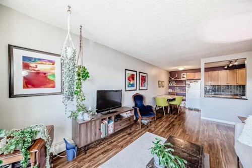 302-823 1 Avenue NW Calgary, AB T2N 0A4