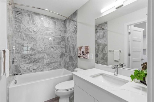 1306-81 Arbour Lake View Nw, Calgary, AB - Indoor Photo Showing Bathroom