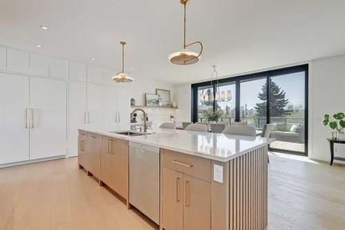 159 Rosery Drive Nw, Calgary, AB - Indoor Photo Showing Kitchen