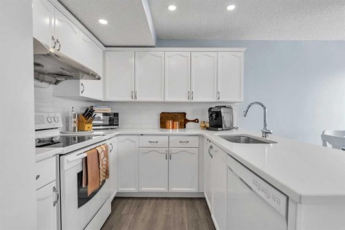 159 Hidden Way Nw, Calgary, AB - Indoor Photo Showing Kitchen