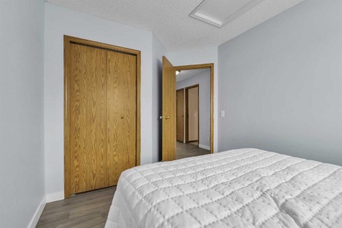 159 Hidden Way Nw, Calgary, AB - Indoor Photo Showing Bedroom
