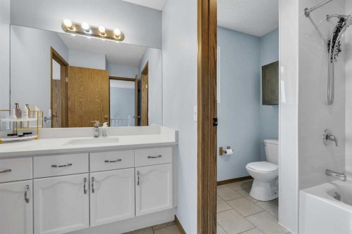 159 Hidden Way Nw, Calgary, AB - Indoor Photo Showing Bathroom