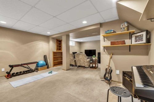 159 Hidden Way Nw, Calgary, AB - Indoor