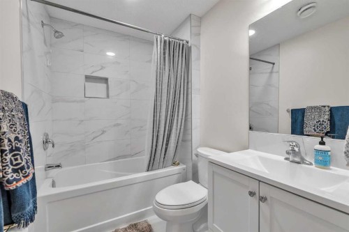159 Hidden Way Nw, Calgary, AB - Indoor Photo Showing Bathroom