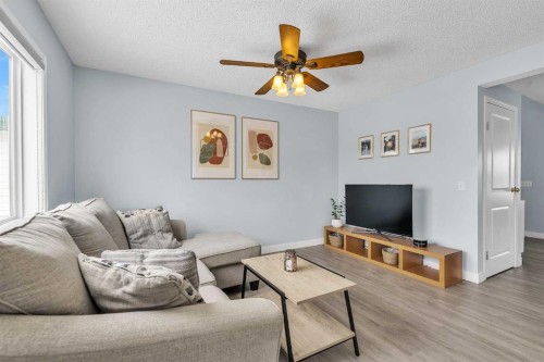 159 Hidden Way Nw, Calgary, AB - Indoor Photo Showing Living Room