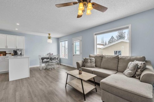 159 Hidden Way Nw, Calgary, AB - Indoor Photo Showing Living Room