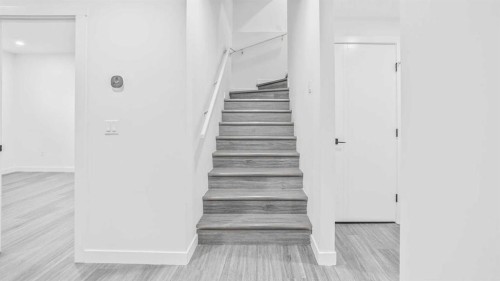 34 Lucas Terrace Nw, Calgary, AB - Indoor Photo Showing Other Room