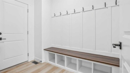34 Lucas Terrace Nw, Calgary, AB - Indoor Photo Showing Other Room