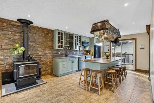 216 Castleridge Drive Ne, Calgary, AB 