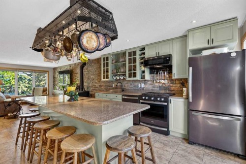 216 Castleridge Drive Ne, Calgary, AB 