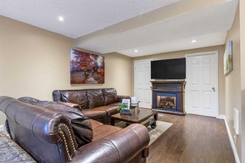 216 Castleridge Drive Ne, Calgary, AB 